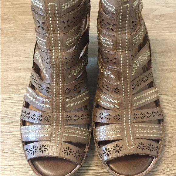 Pikolinos Mid Heel Sandals - Picture 10 of 13